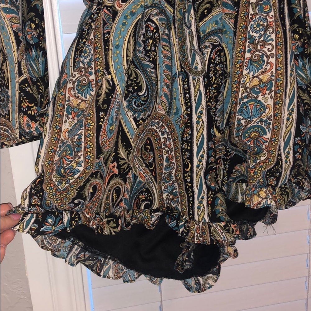 Patterned Romper - Picture 2 of 4